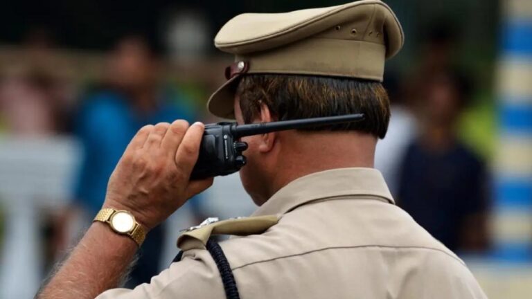 mumbai-police-walkie-talkie-1758469972272_d