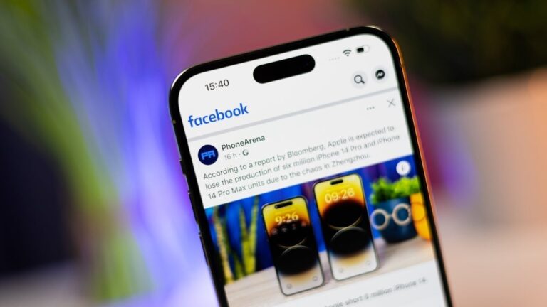 Facebook-wants-to-turn-your-camera-roll-into-art-but-you-might-not-like-the-catch