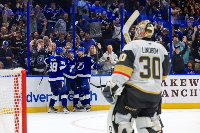 Golden_Knights_Lightning_Hockey_25300003871072_t1200