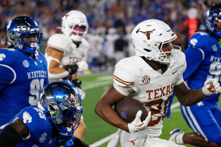 Texas_Kentucky_Football_02714-1024x683-1