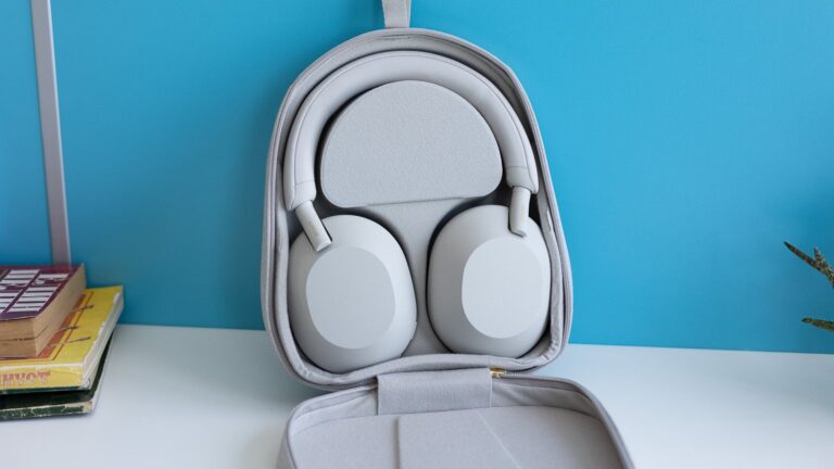 The-Sony-WH-1000XM5-get-a-rare-131-discount-making-them-absolutely-irresistible