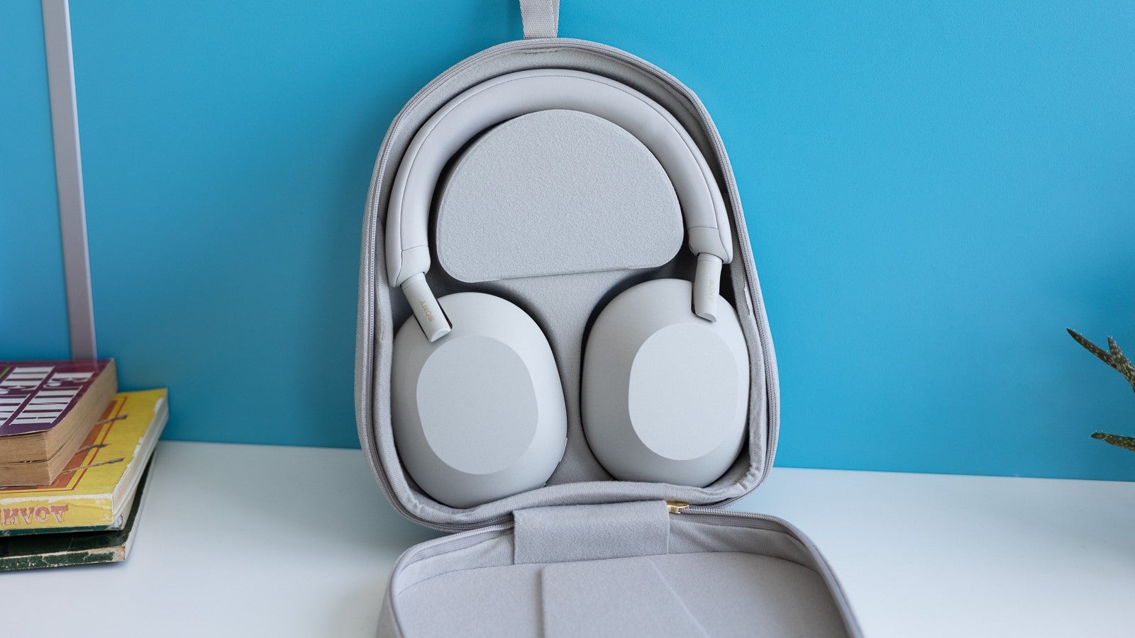 The-Sony-WH-1000XM5-get-a-rare-131-discount-making-them-absolutely-irresistible