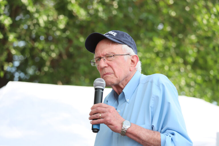 bernie_sanders_2158666323