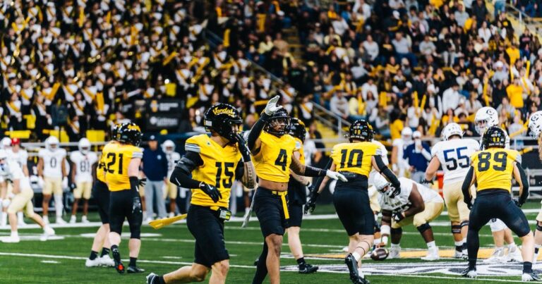 69102285b50e1.hires_