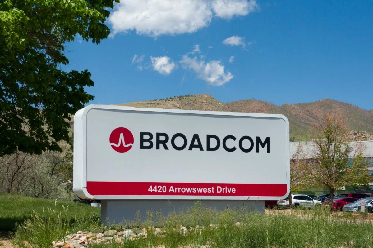 Broadcom-1200x800-1