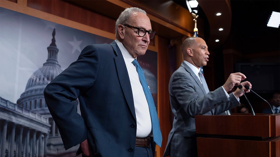 chuck-schumer-hakeem-jeffries-us-capitol-sept.-29-2025
