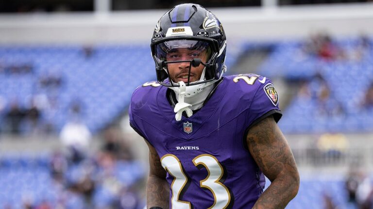 nfl-ravens-jaire-alexander-110125-1
