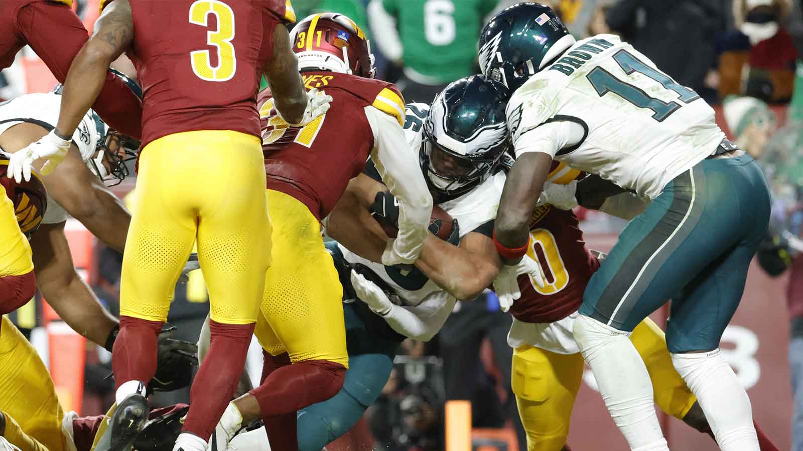 3-players-ejected-from-Eagles-Commanders-game-after-wild-brawl
