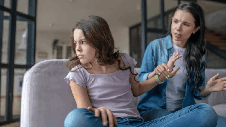 MSN-little-girl-angry-at-her-mother