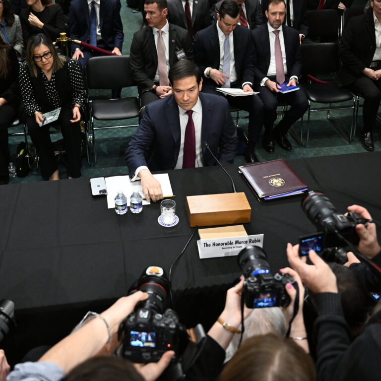 28dc-venezuela-diplo-mvwg-mediumSquareAt3X