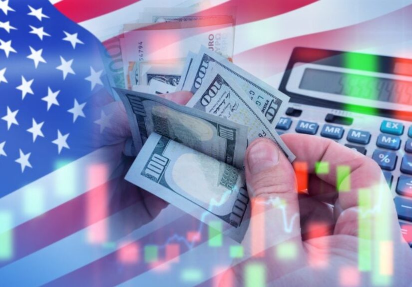 Salary-In-Usa-Money-In-Hands-Of-Man-Am