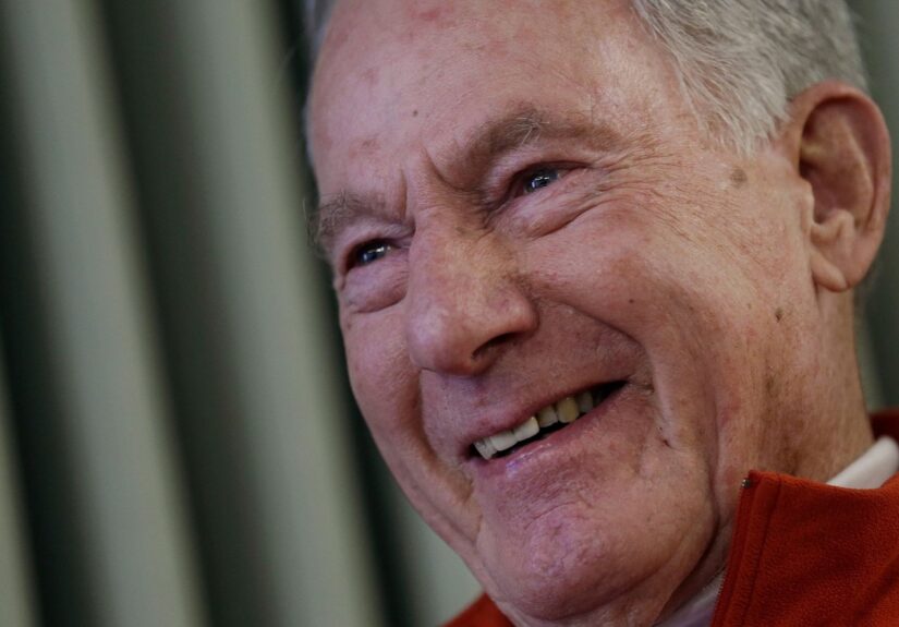 18858155_040826-cc-ap-jim-whittaker-img